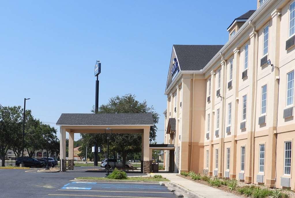 Готель Baymont By Wyndham Lafayette Airport Екстер'єр фото